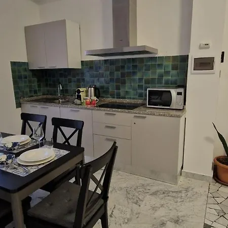 Apartment G&g One Station *