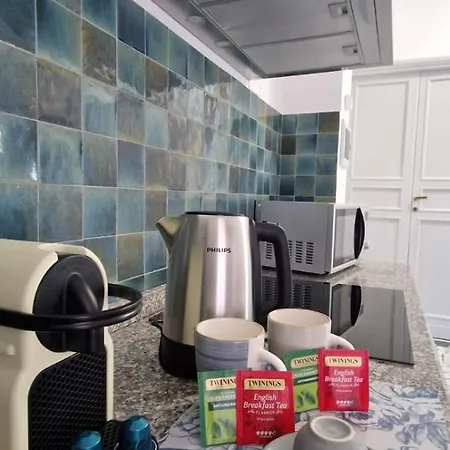 G&g One Station Apartment *